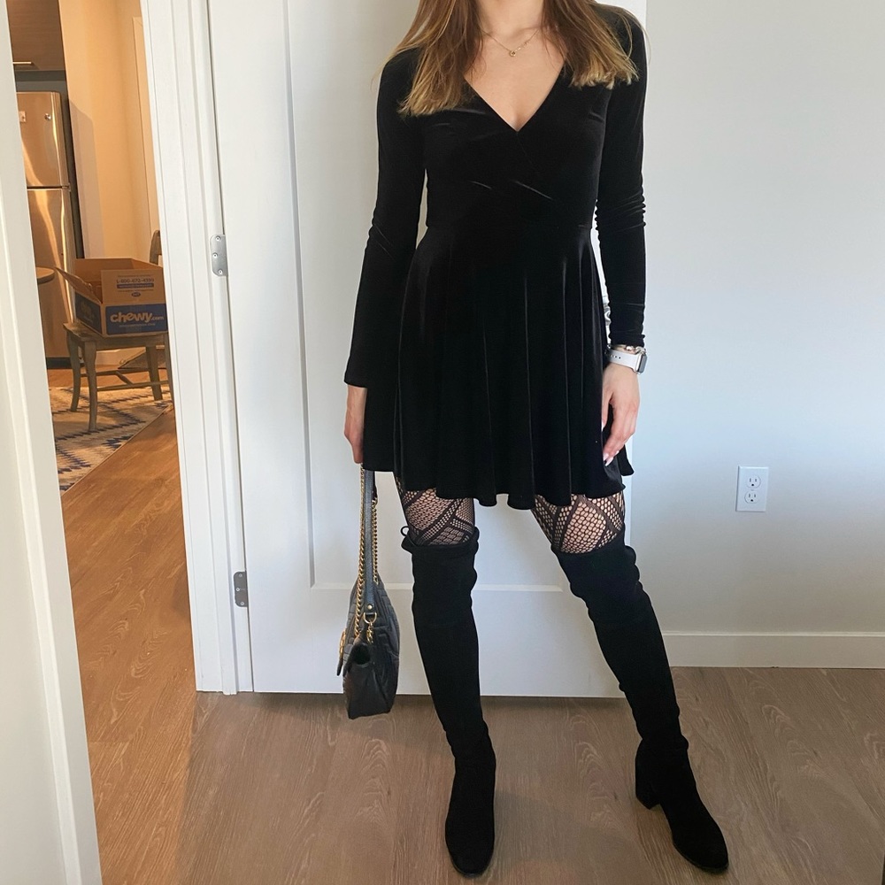 Super cute mini velvet dress.